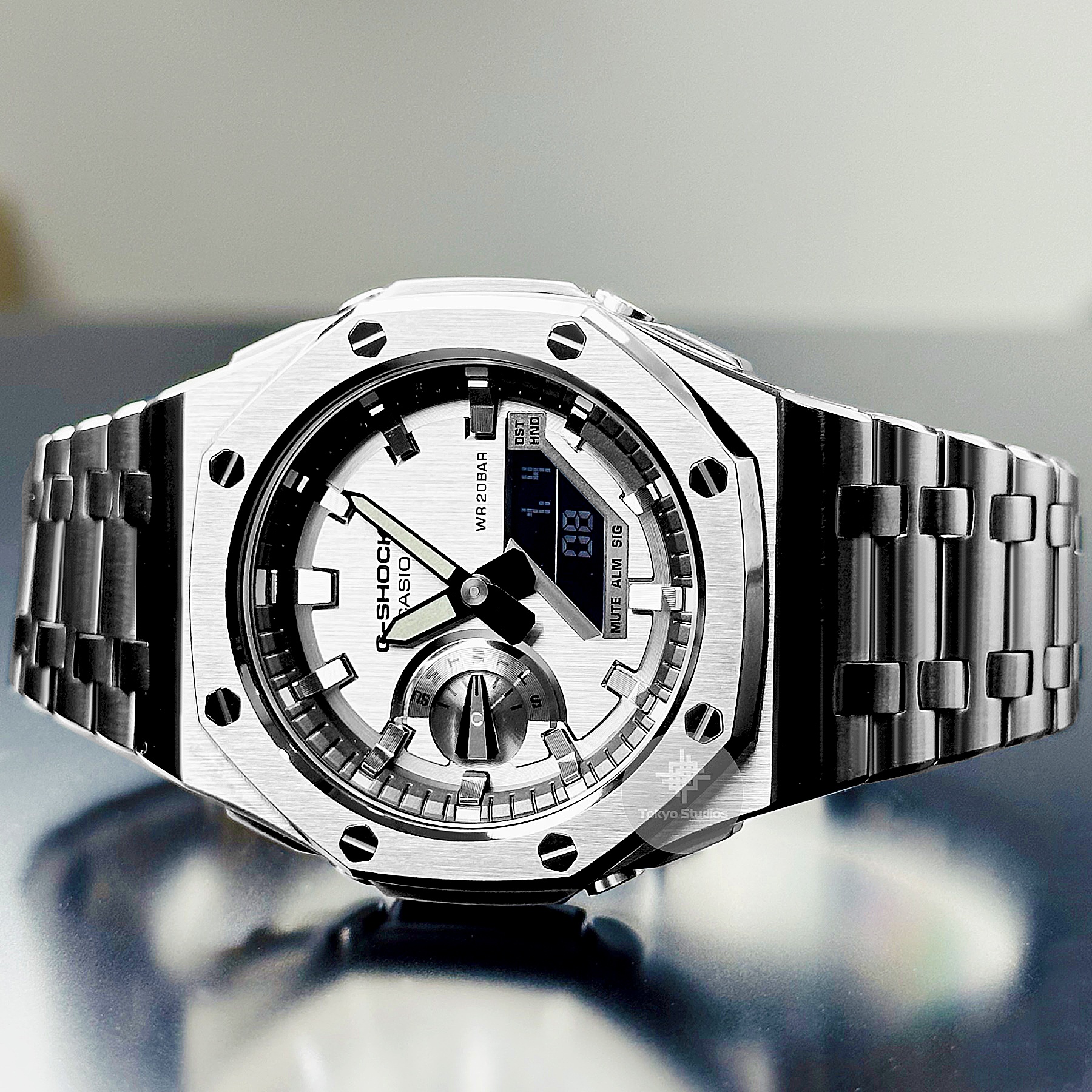 G shock gun metal face with brace: Find out why its the best for you