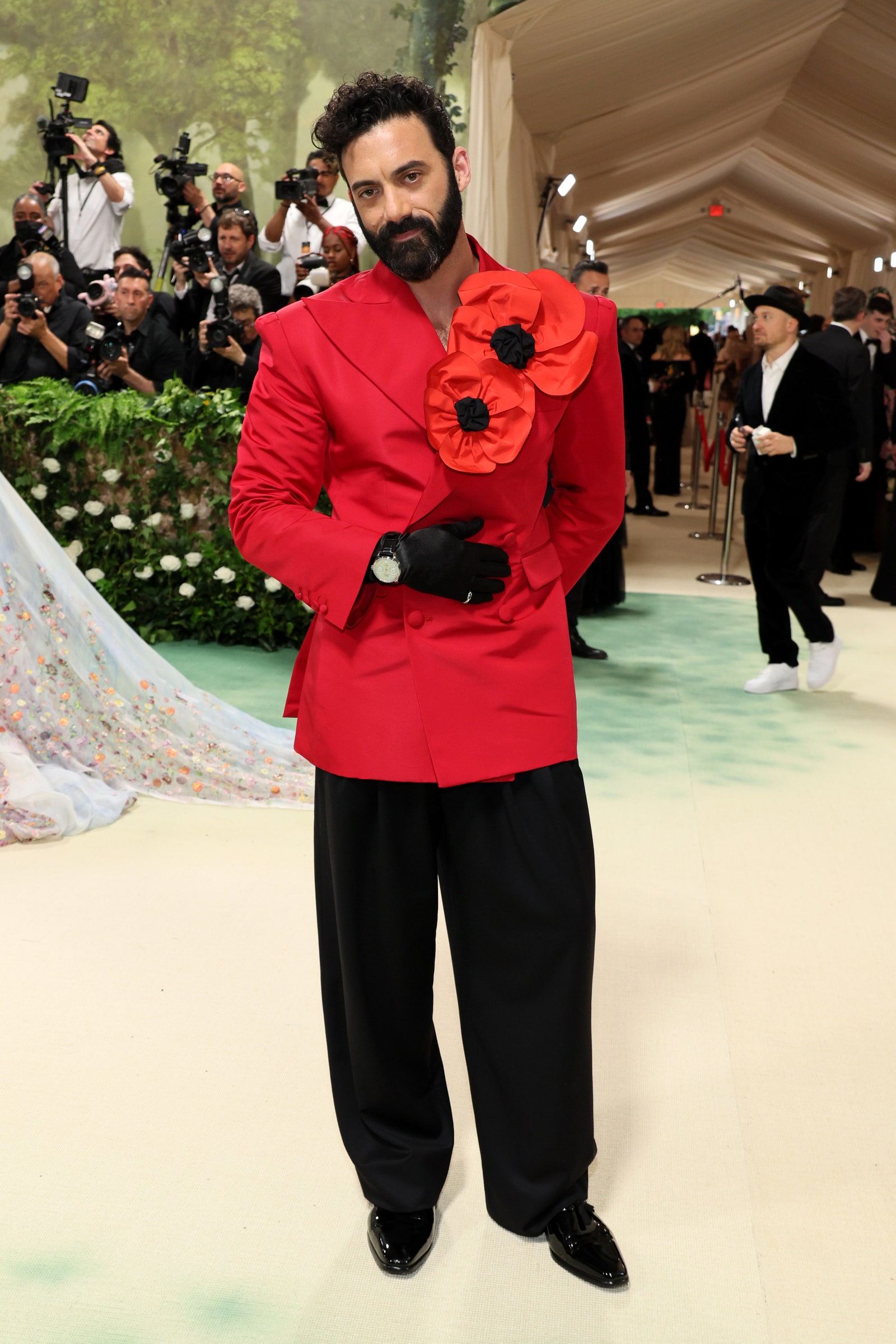 Morgan Spector Met Gala style: A look at the actors amazing red carpet moment