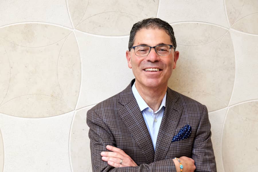 Meet the Bloomingdales CEO (Find Out Whos Leading the Way at This Popular Retail Chain)
