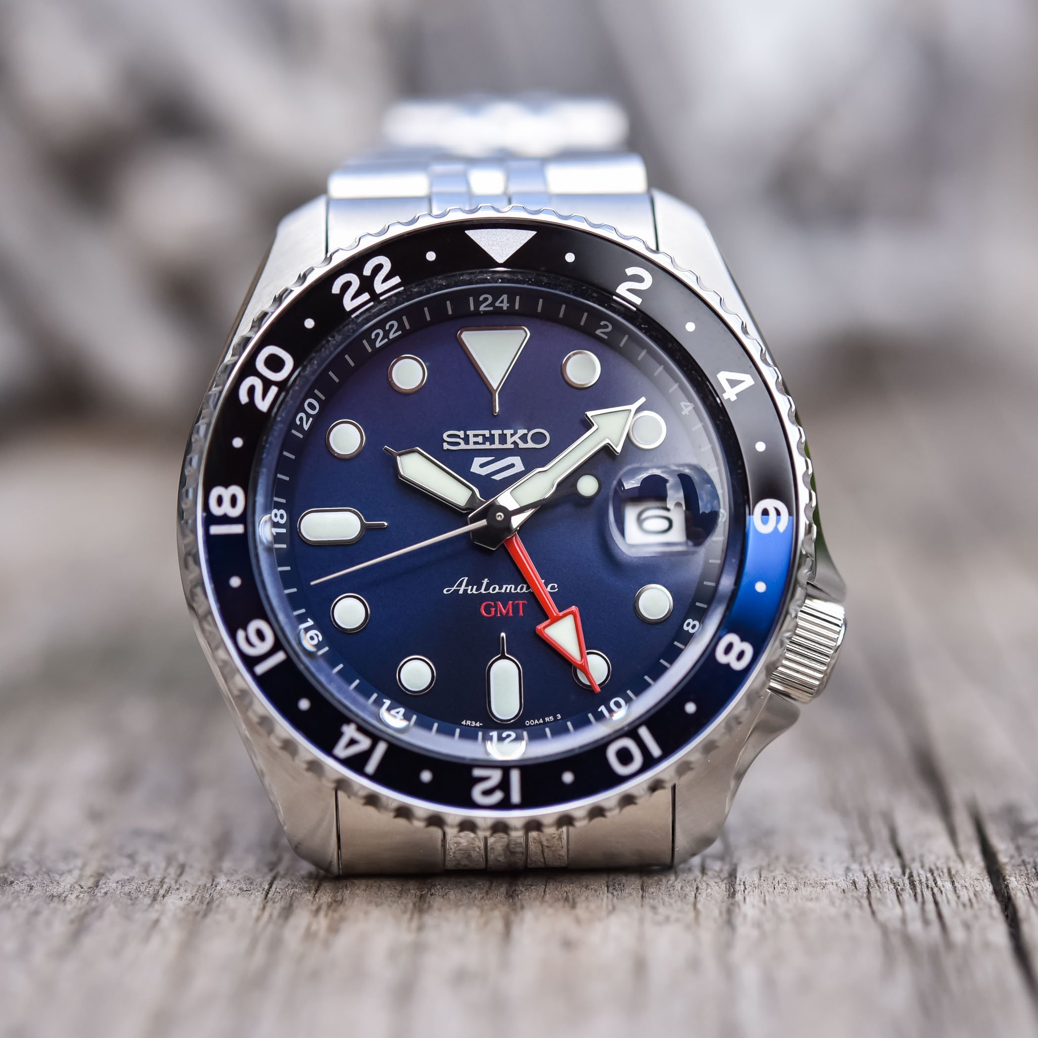 Seiko Mens 5 Sports Automatic GMT Review: Affordable and Stylish Timepiece?