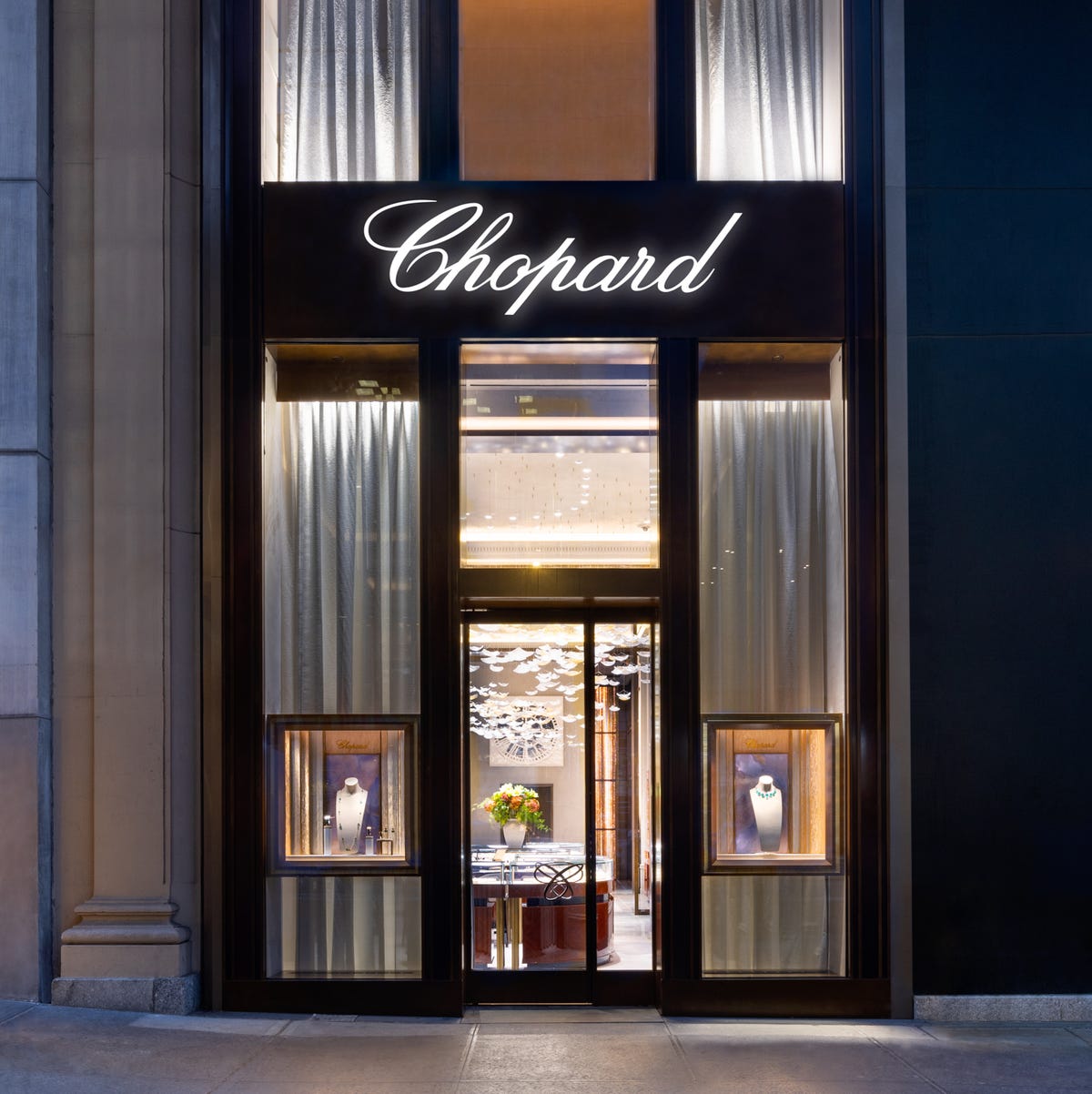 Visit the Chopard Store NYC: Experience Luxury and Elegance Now.