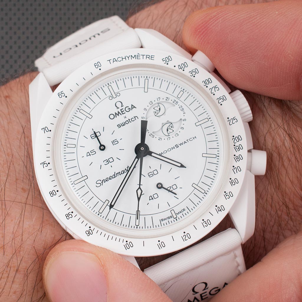 Is the Omega Swatch Snoopy Worth Buying? Check Out the Pros and Cons of This Collaboration Watch