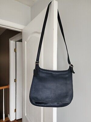Vintage Coach 9082 Navy: A Quick Guide for Collectors.