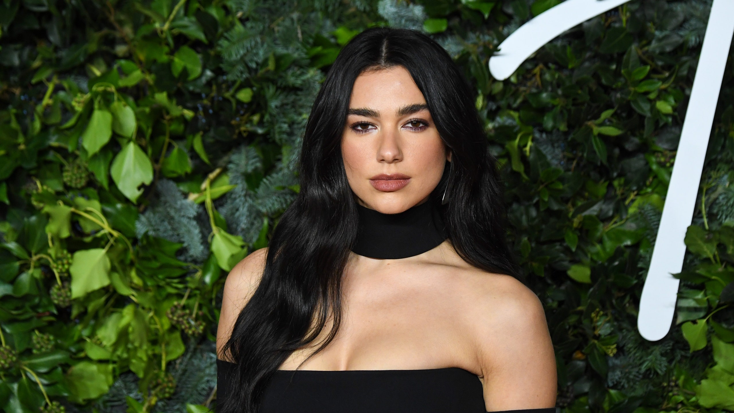 Best Dua Lipa Pictures: Find Stunning Photos Here!