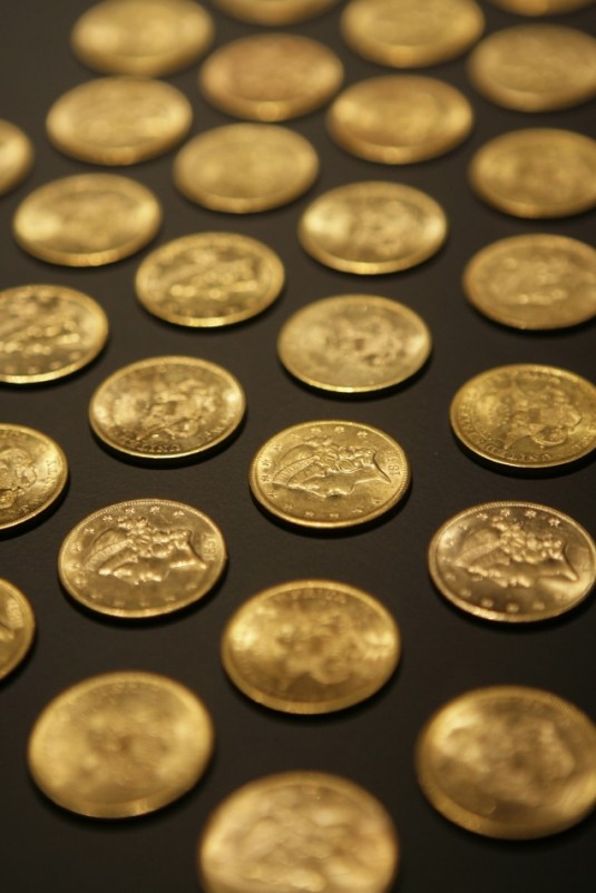 Piles of Gold: How to Achieve Your Financial Dreams Quickly!
