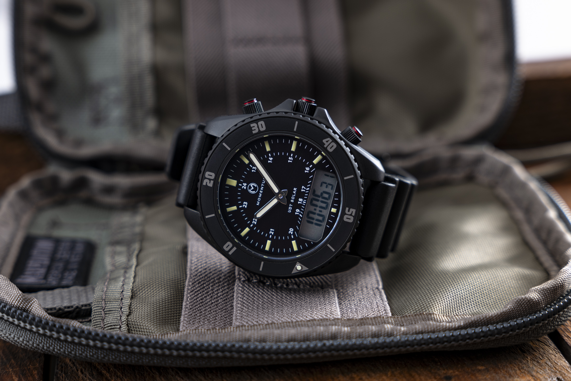 What makes the Momentum UDT Watch stand out? (A closer look at this dive watch)
