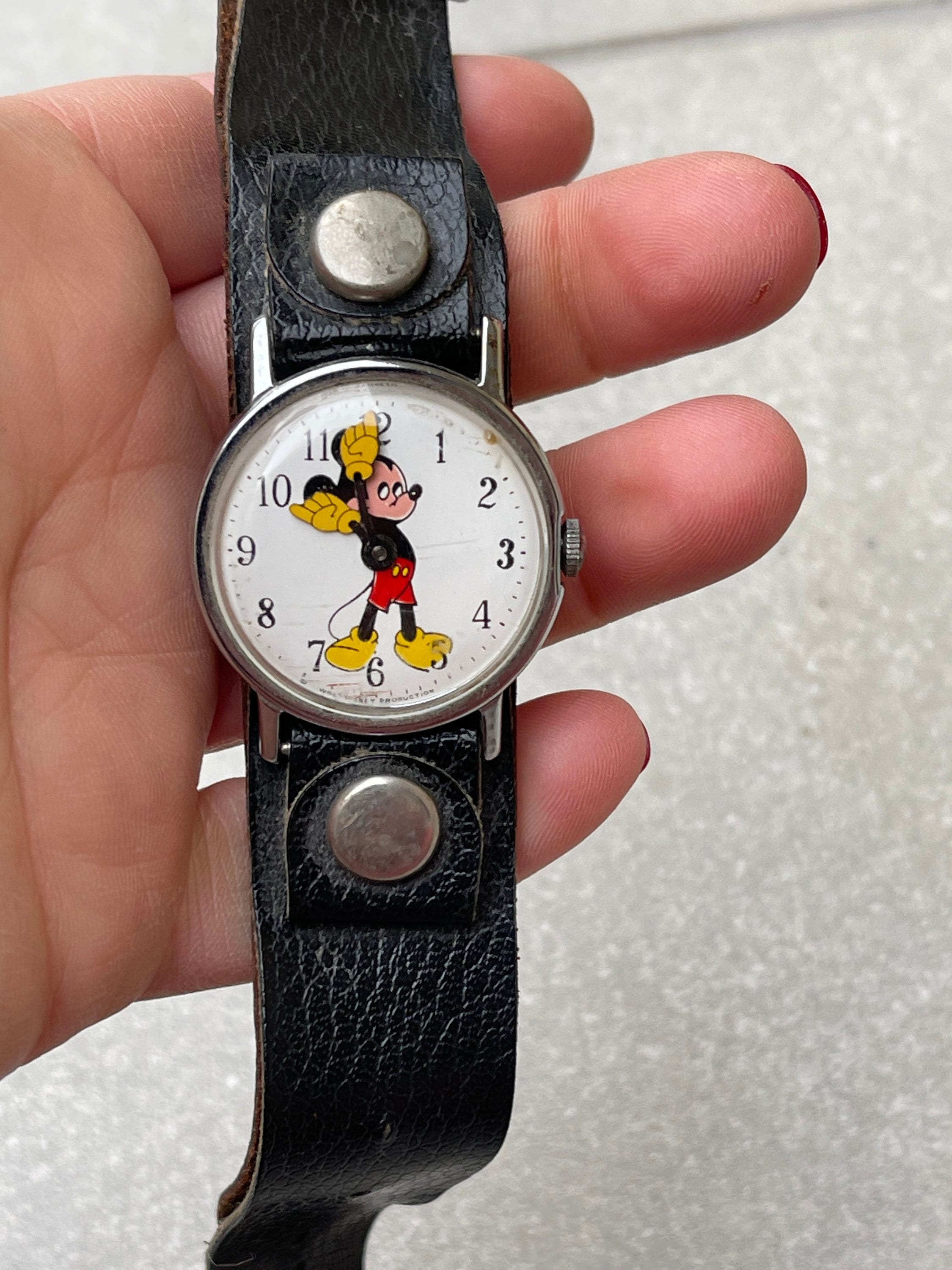 Vintage Mickey Watch Value: A Guide to Collecting and its worth for you!