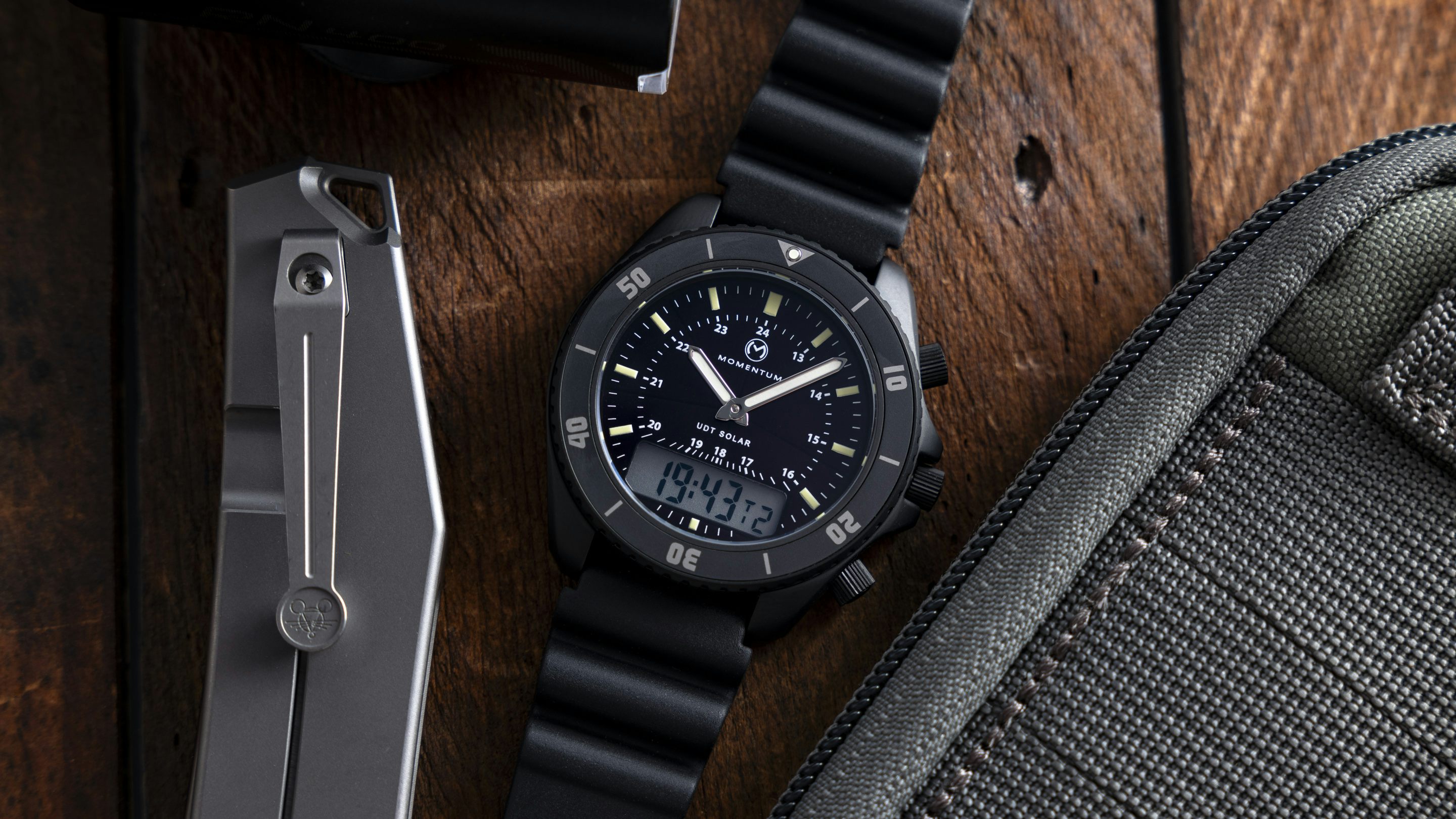 What makes the Momentum UDT Watch stand out? (A closer look at this dive watch)
