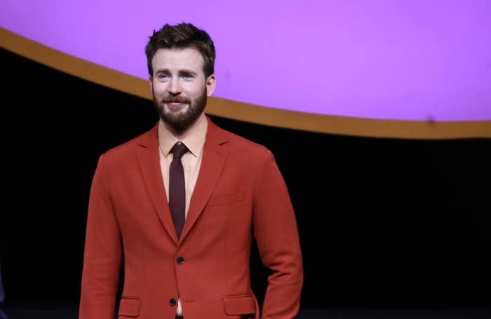 That Chris Evans Tan Suit: Why Its Trending (and Photos)