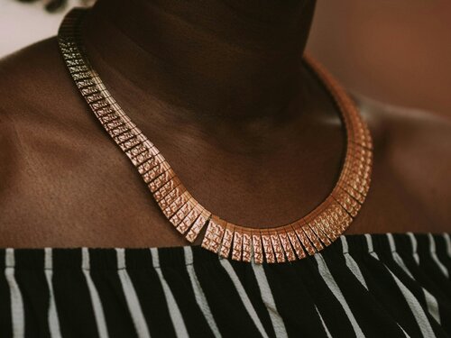 How is dv jewelry corporation different? Learn about their special craftsmanship details.