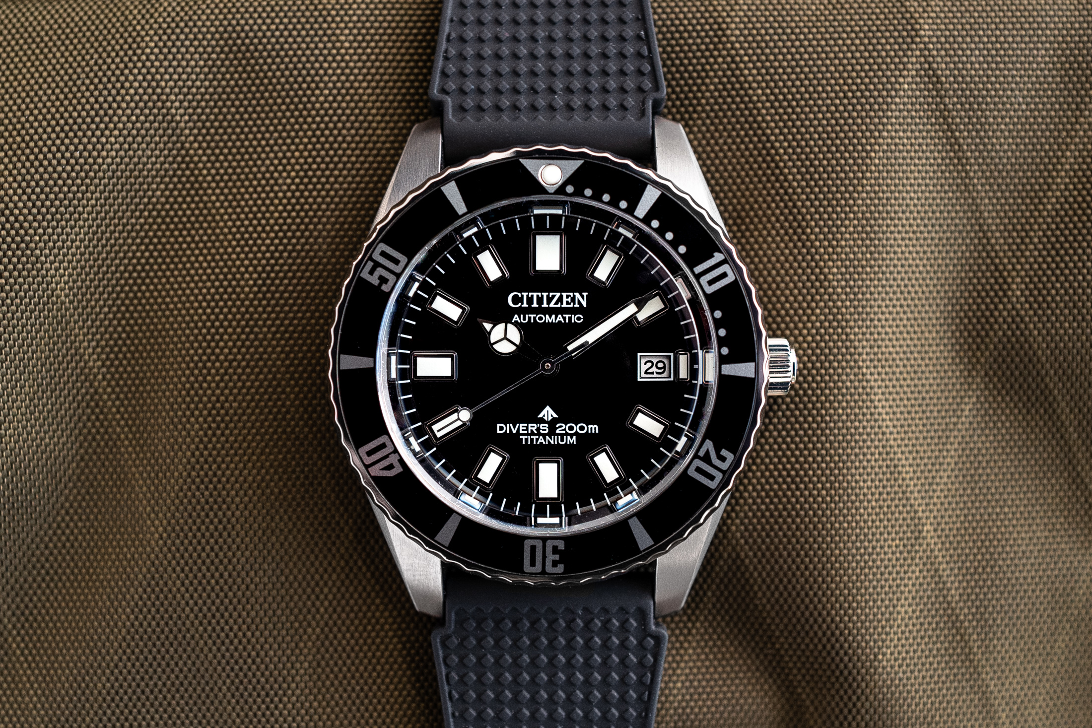 Best Citizen Titanium Dive Watch: Top Picks for Pro Divers.