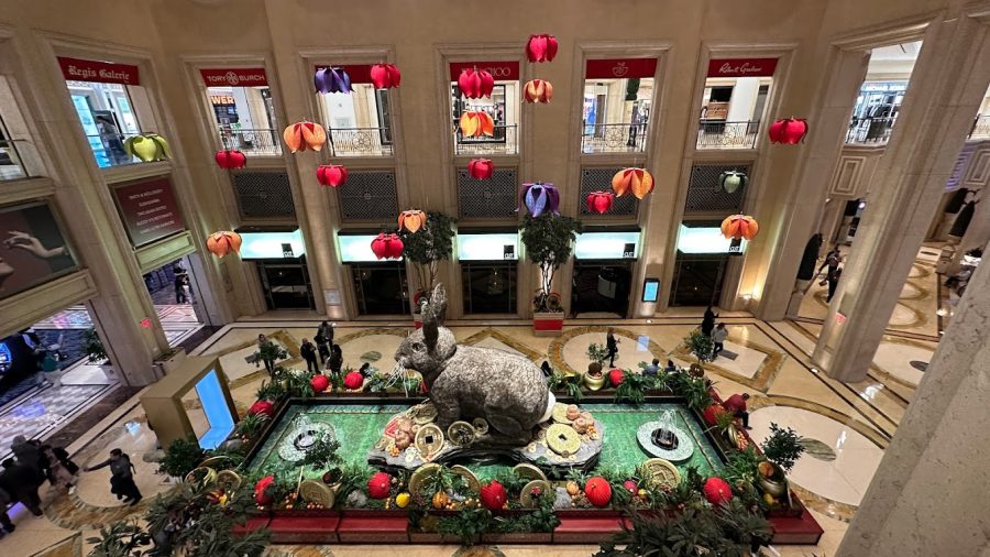 Visiting the atrium at the palazzo in Las Vegas? Here are the top attractions you should not miss.