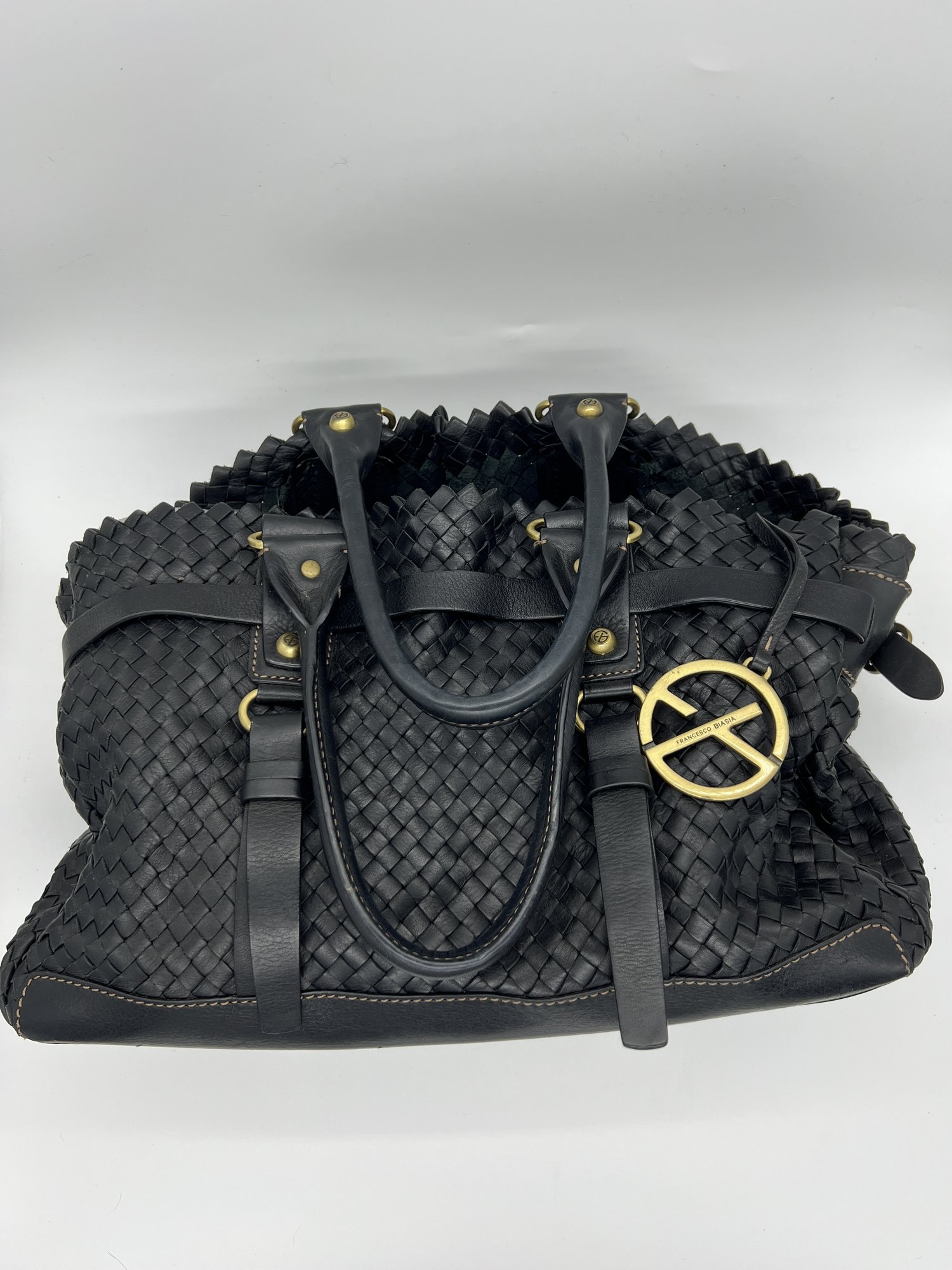Where can I find a francesco biasia purse? Check these online stores for great deals.