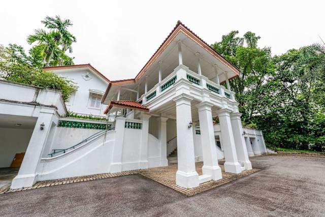 Why do the ultra rich choose Nassim Road? Explore the unparalleled luxury lifestyle, stunning architecture, and serene environment this exclusive neighborhood offers.