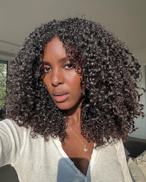 Want chic natural hair short protective styles this season? Try these cool and easy looks specifically for short hair.