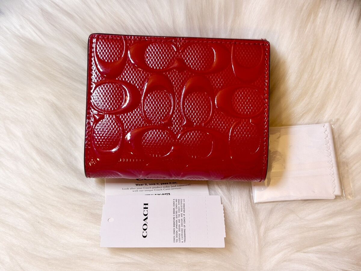 Is the coach mens wallet red worth the price? Check out user reviews and features before you buy.