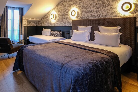 Where is the Cambon Hotel Paris? Find out about its superb and central city location.
