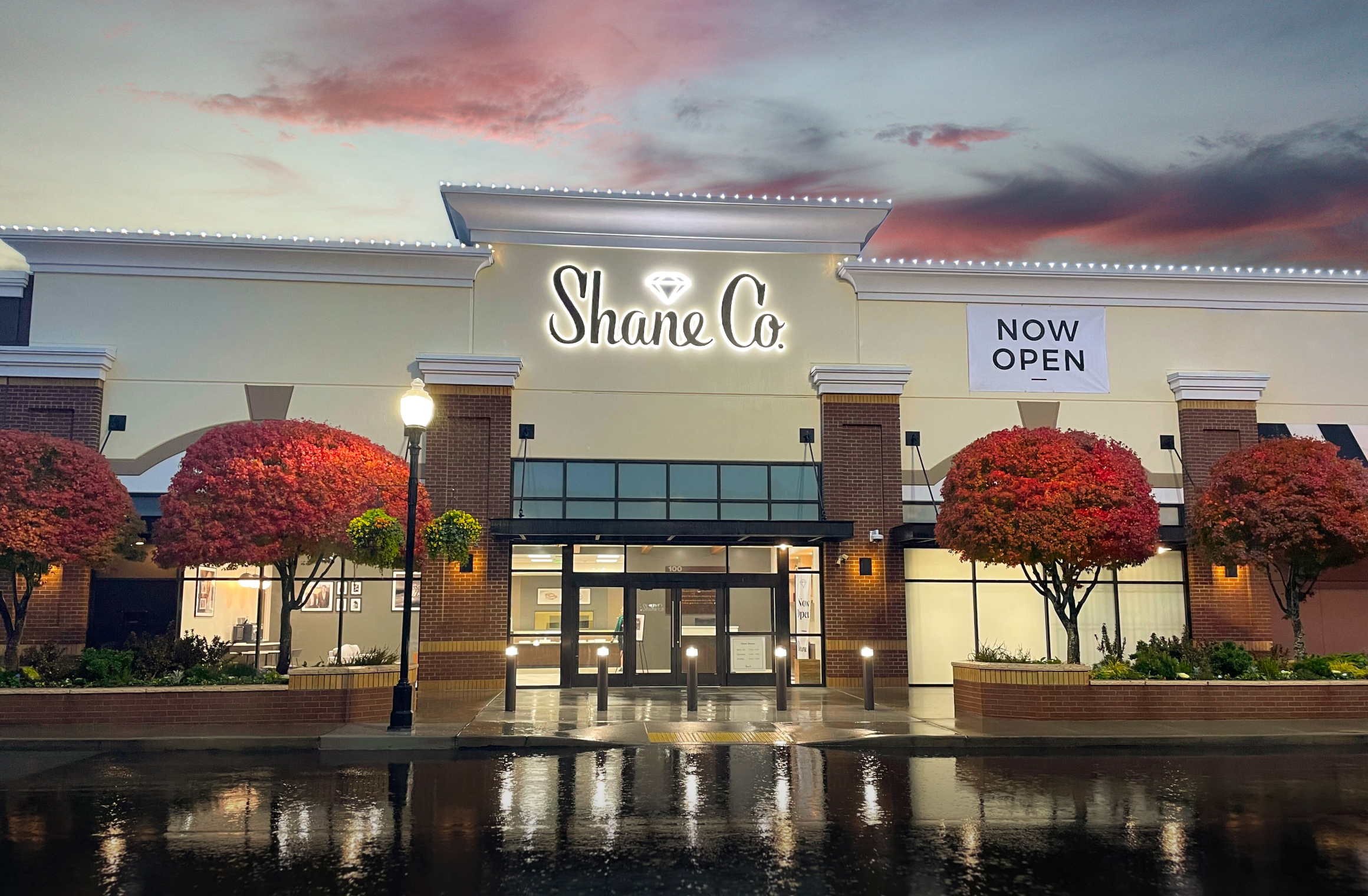 Got jewelry to fix near Shane Co. Tukwila? Let the pros at Shane Co. Tukwila handle your repairs quickly.