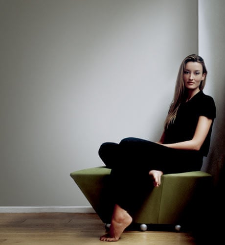 Curious about Natascha McElhone body at her age? (See how she maintains her stunning figure over years)