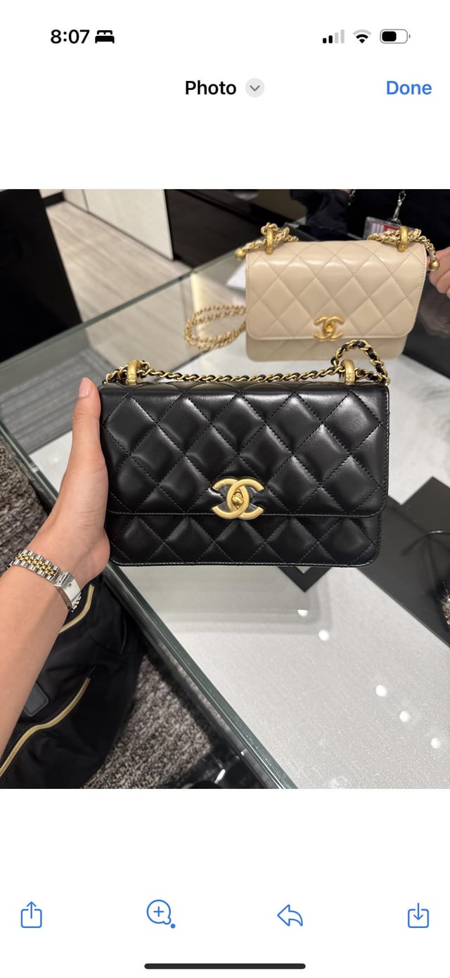 Thinking about Chanel returns? Get to know the official policy and the first steps you should take.