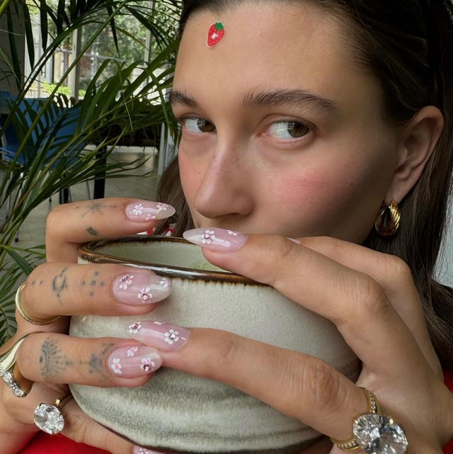 Hailey Bieber new.ring: Why is it trending? Unpacking the buzz around her latest diamond.