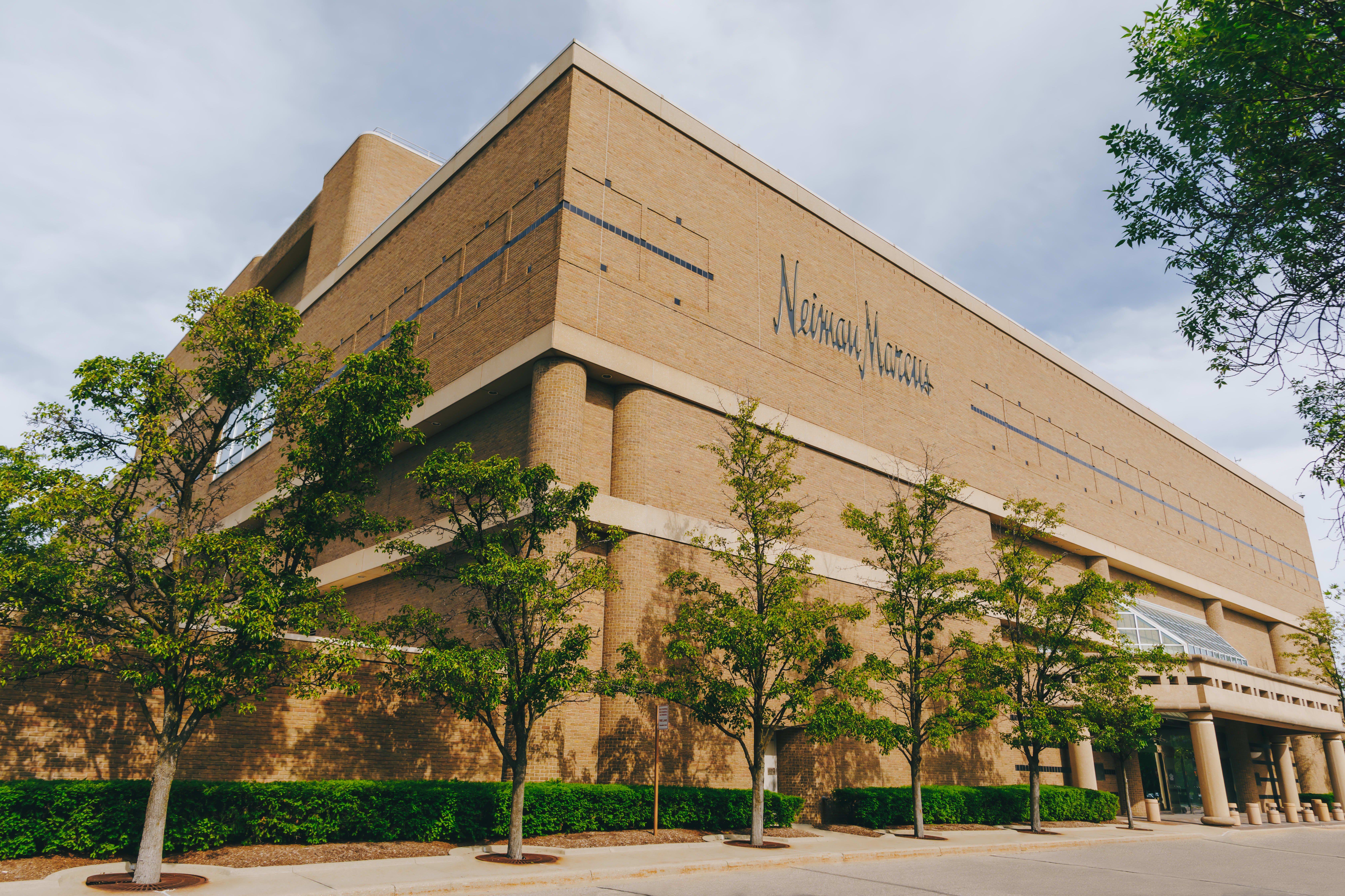 Planning to shop at Neiman Marcus Somerset Mall Troy Michigan? Get your guide to the best deals.