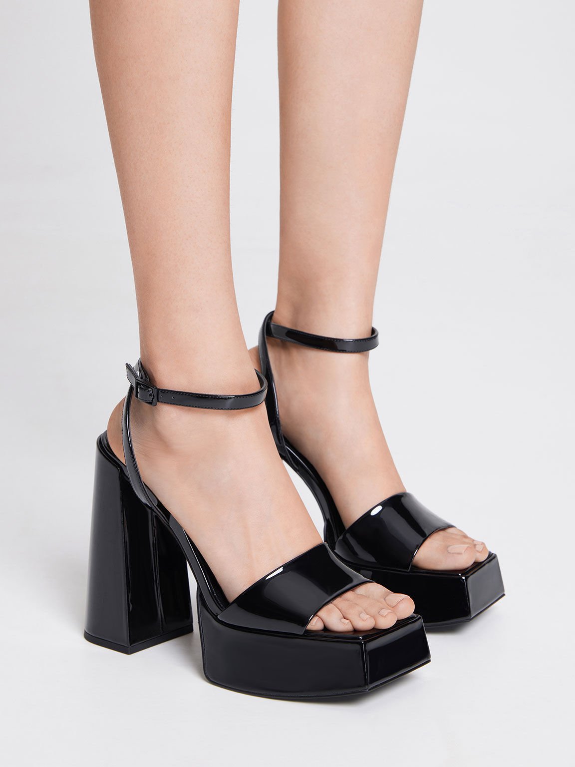 Choosing Chunky Heels for Women: What Makes a Pair Perfect? (A Simple Guide to Help You Decide)