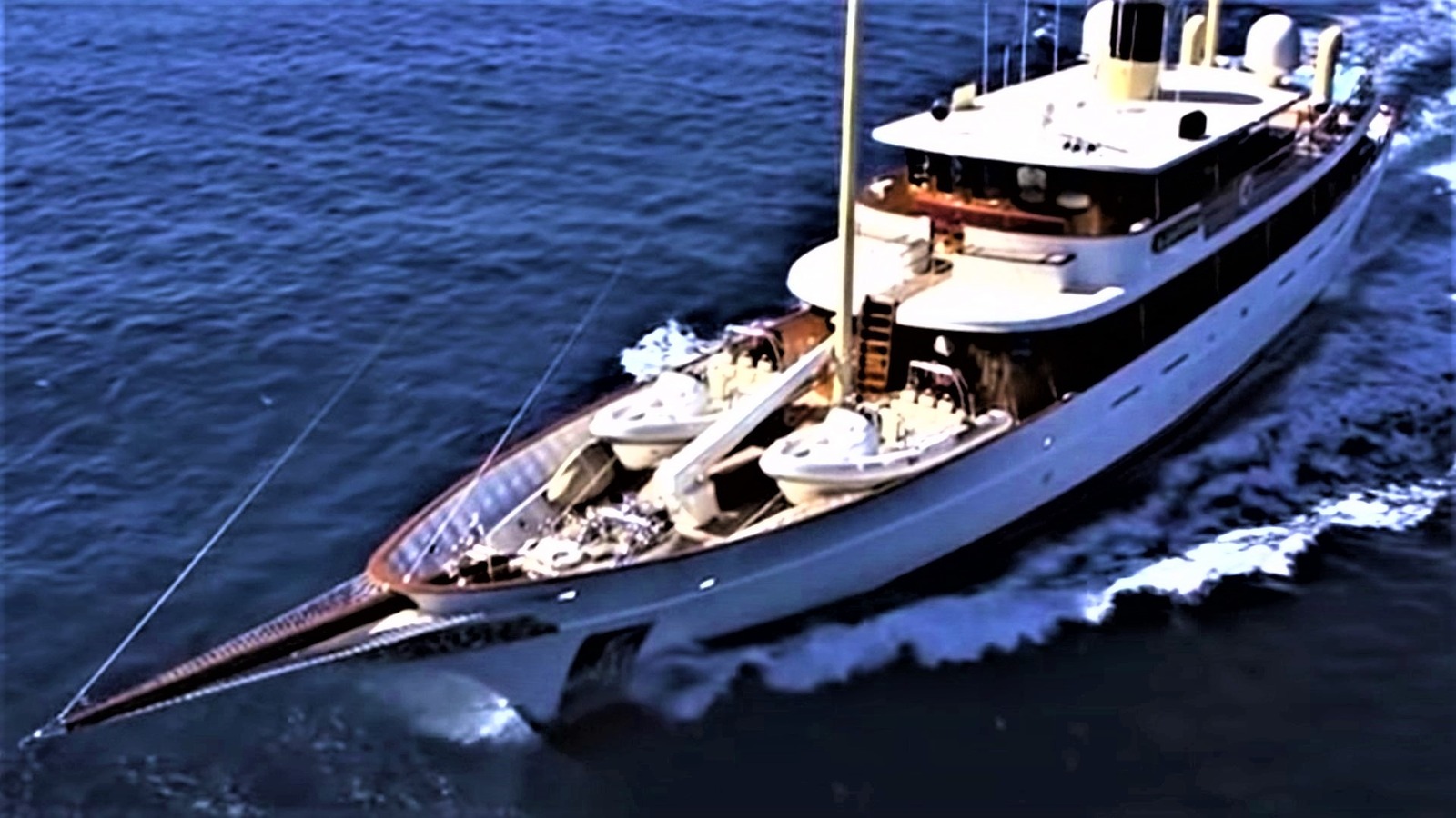 Buy Johnny Depp yacht? (Get info)
