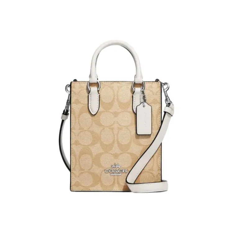 Is a small tote coach bag a good choice? Discover why this stylish bag is so popular with everyone.