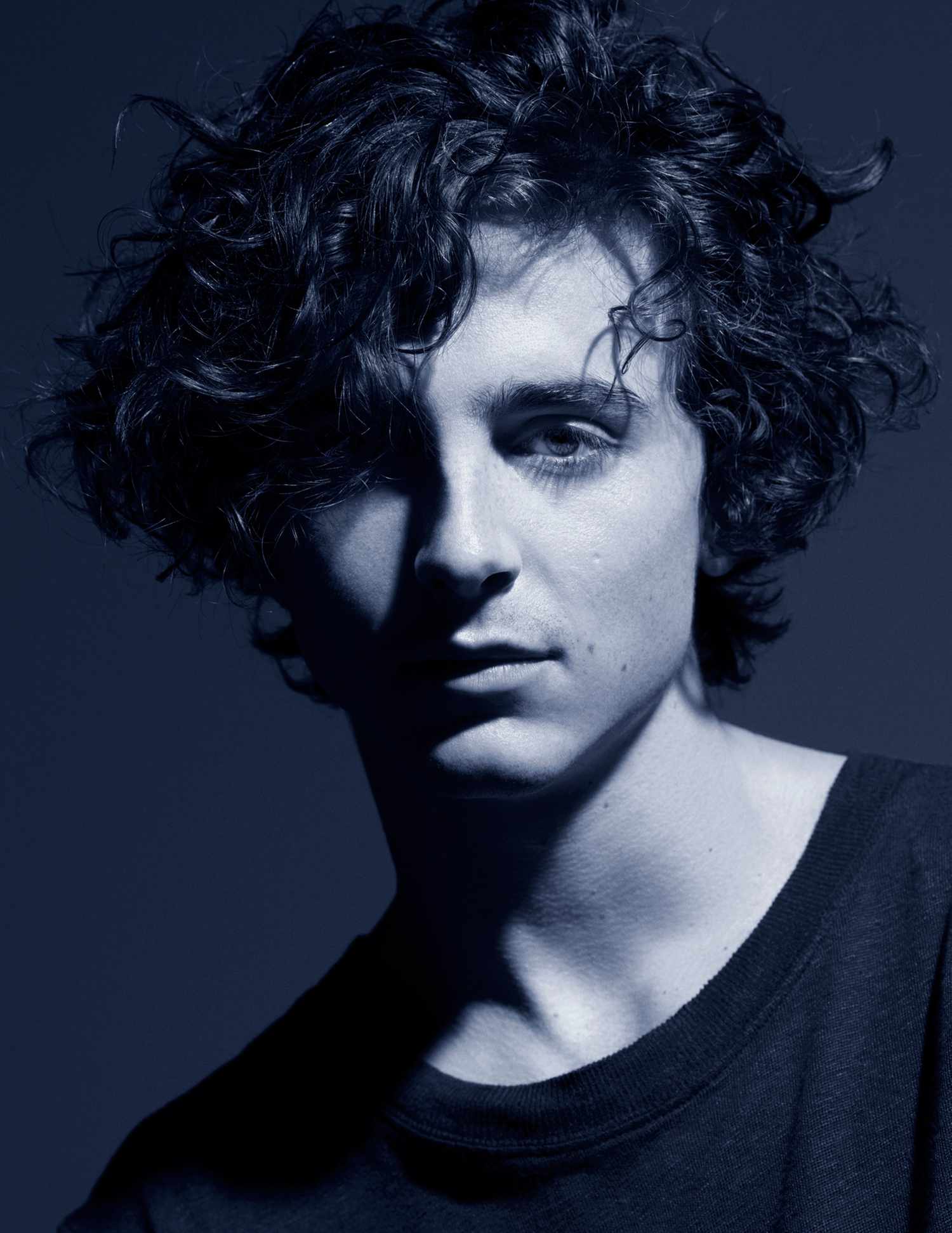 Timothee Chalamets Bleu Obsession: A Fashion Analysis
