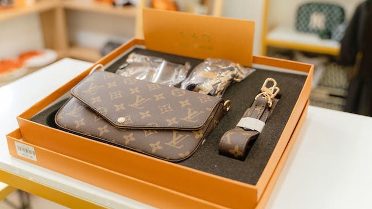 Curious why are Louis Vuitton expensive? Explore the main reasons from high-end production to status symbol appeal worldwide.