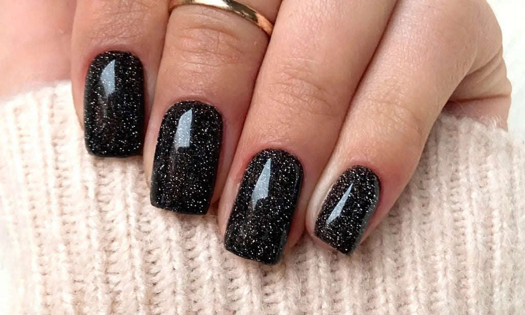 Need inspiration for short black nail designs? These top looks will truly make your nails stand out.