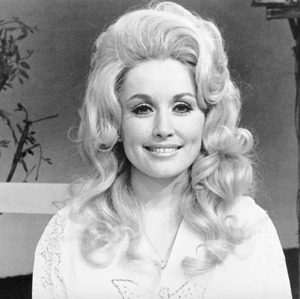 dolly parton photos young Why does everyone love them? See her iconic style from way back then.