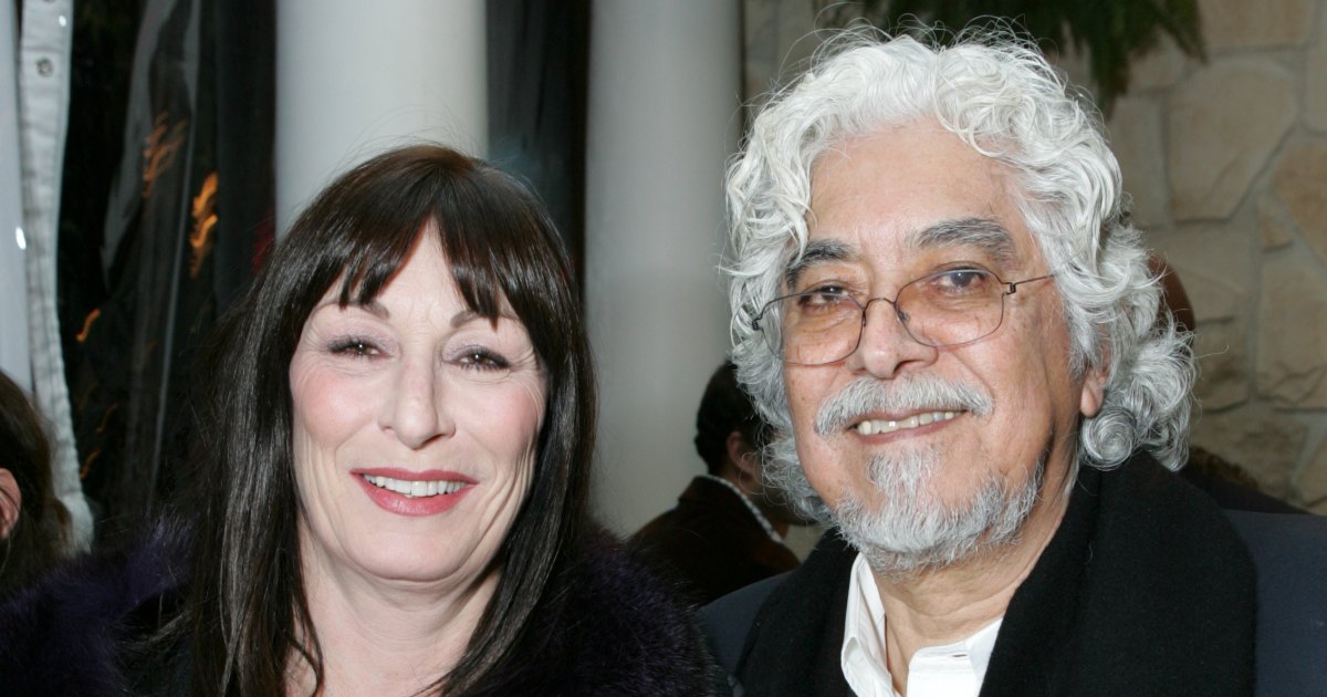 Who Was Anjelica Huston Husband? (Meet Robert Graham, Her Partner for Many Years)
