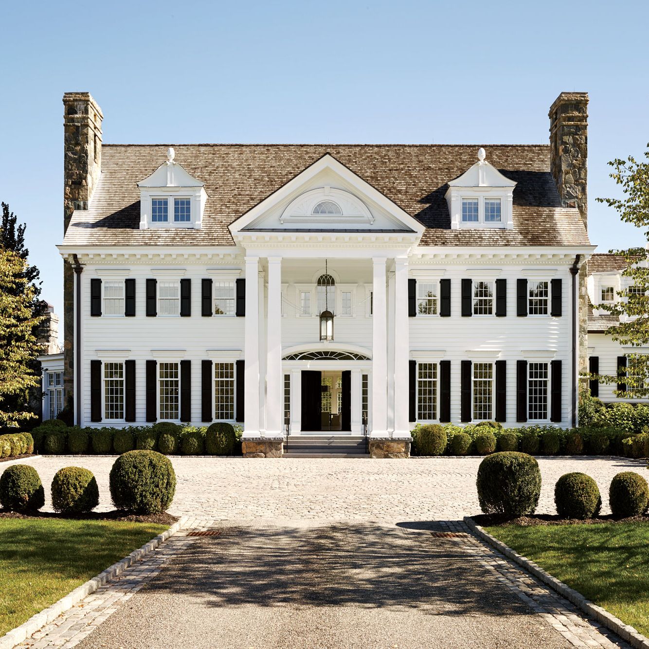 What are the Tommy Mottola home secrets? Uncover facts about his incredible real estate.