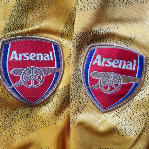 How to spot genuine arsenal football club clothing? (Avoid fakes and buy official merchandise only)