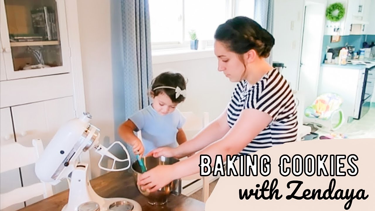 Zendaya baked cookies again! Get the easy recipe for those delicious cookies Zendaya baked now.