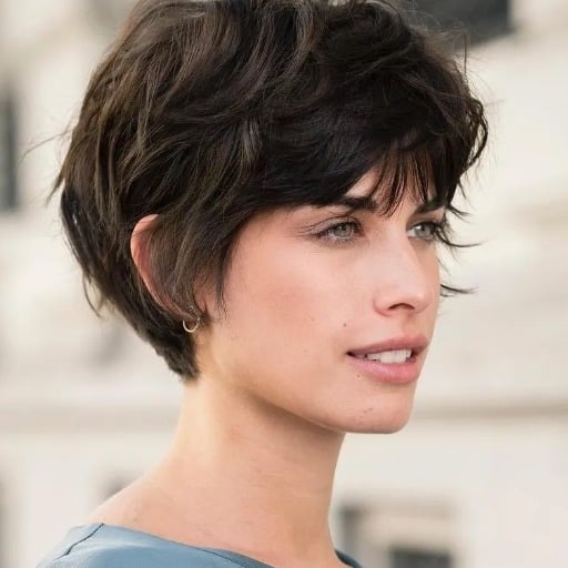 Why is the long pixie cut so popular now? Learn all the benefits of this amazing hairstyle!