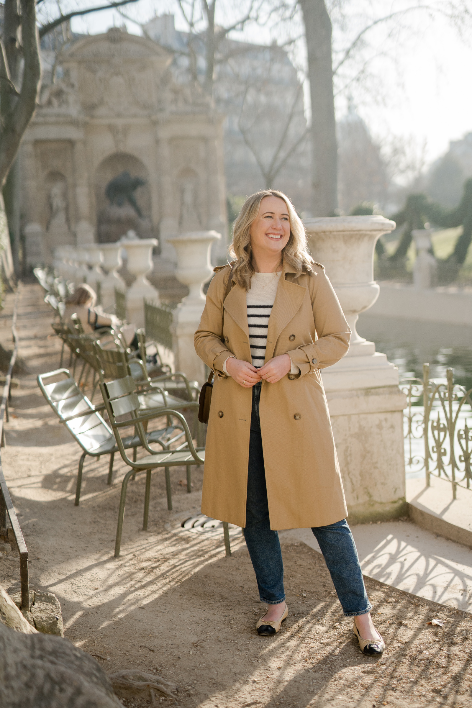 What to wear with your womens trench coat tan? Get easy outfit ideas for any season.
