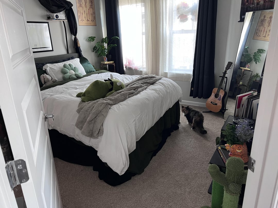 Worried mens bedroom ideas black are too dark? Learn how to make it stylish and not gloomy.