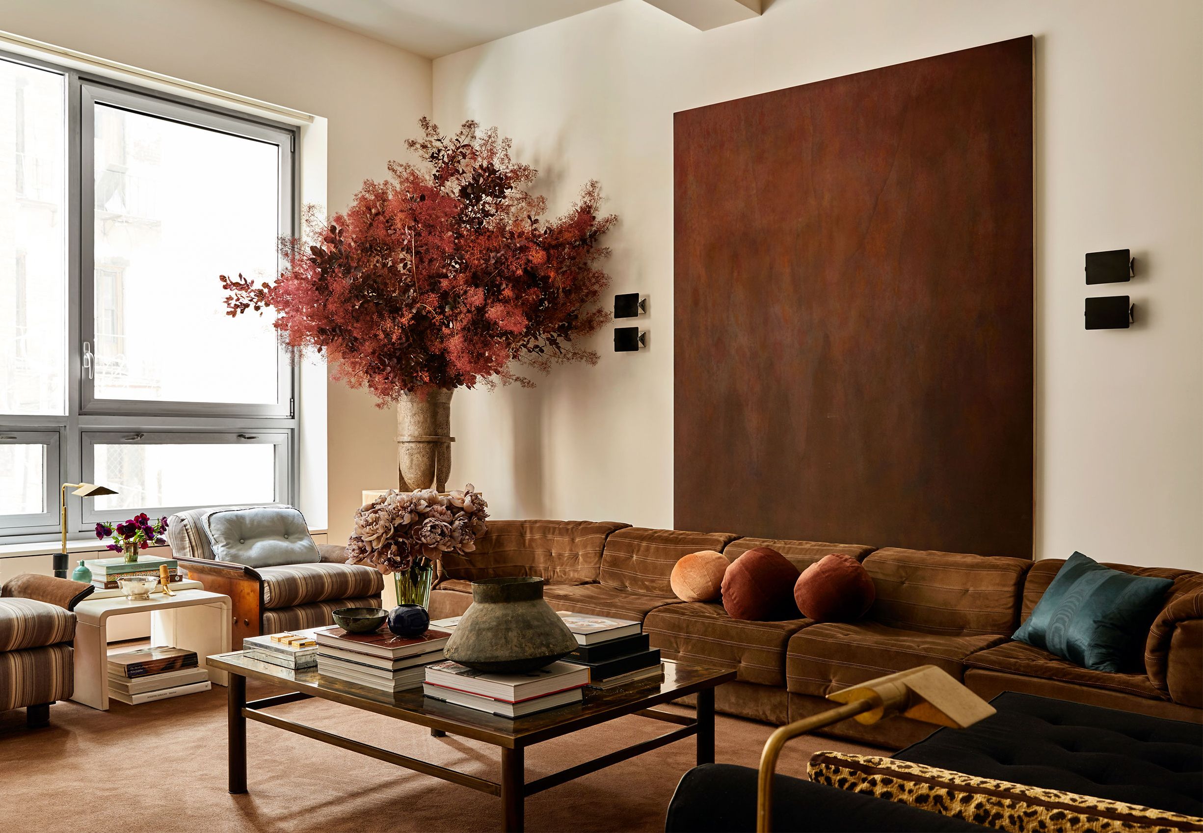 Searching for what color goes good with brown? Learn the best combinations designers often use.
