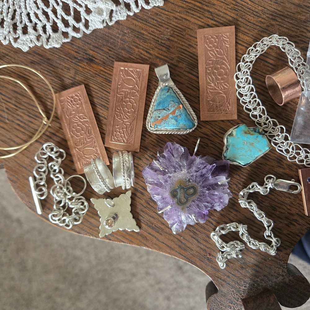 Need unique pieces from a livonia michigan jewelry factory? See where to get custom made items crafted just for you.