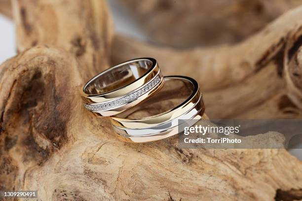 Where to find the best white gold images online for free