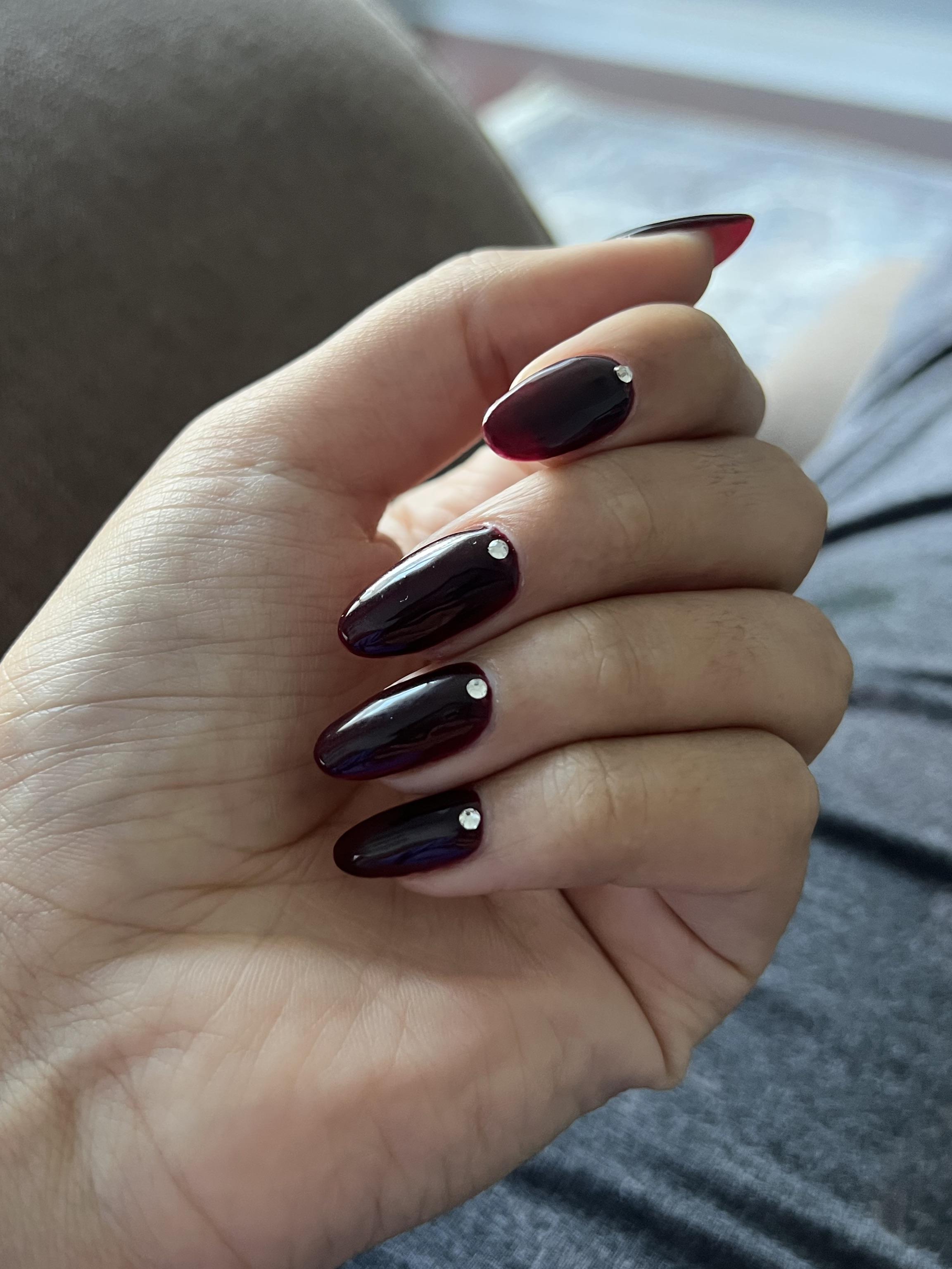 Dark Red Nail Color: Find Your Perfect Shade Now!