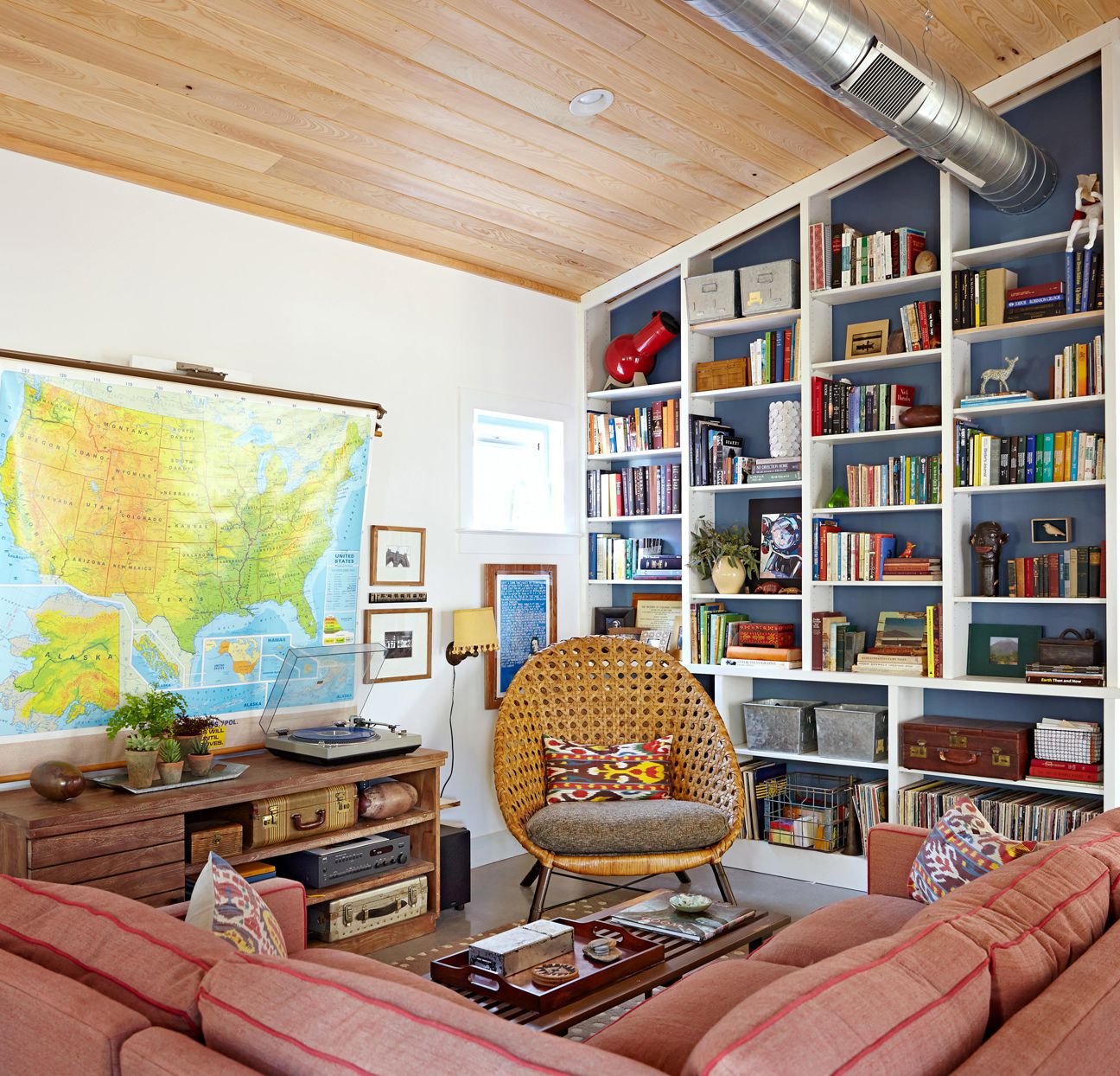 Cluttercore Aesthetic Decor Help: Finding Cool Messy Stuff on Budget