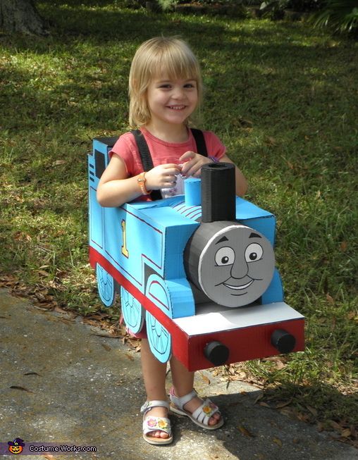 How to make a Thomas the Train costume? Get easy DIY ideas for a super fun and simple kids outfit!