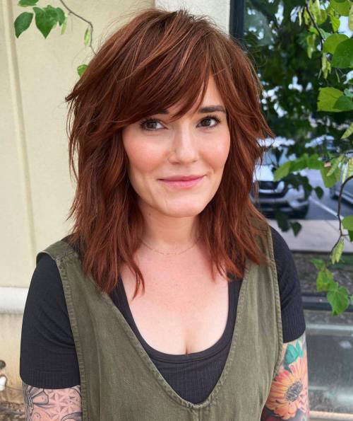 What are popular shoulder length shag haircuts now? (See the trendiest cuts everyone is getting)