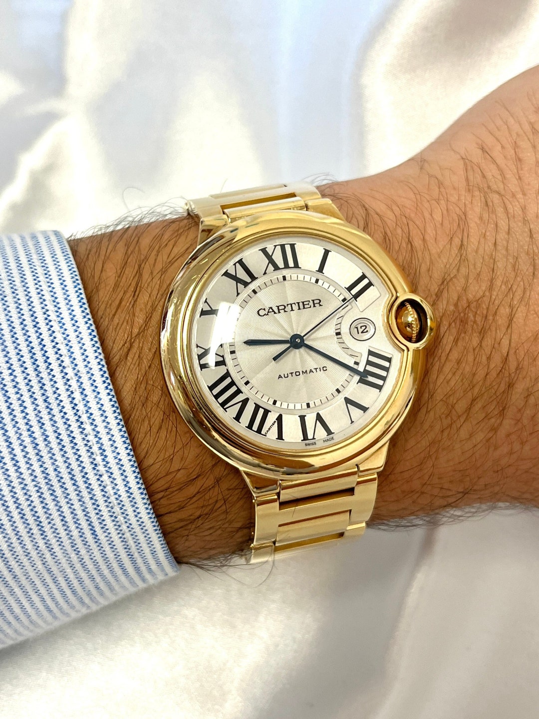 Where can you find an authentic gold Cartier watch? Your easy guide to smart shopping.