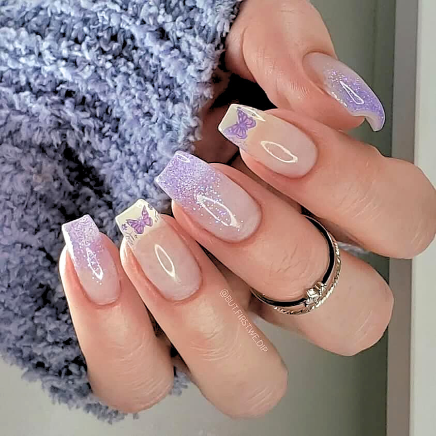 Looking for the best design tips nails? Here are some top ideas you can do yourself!