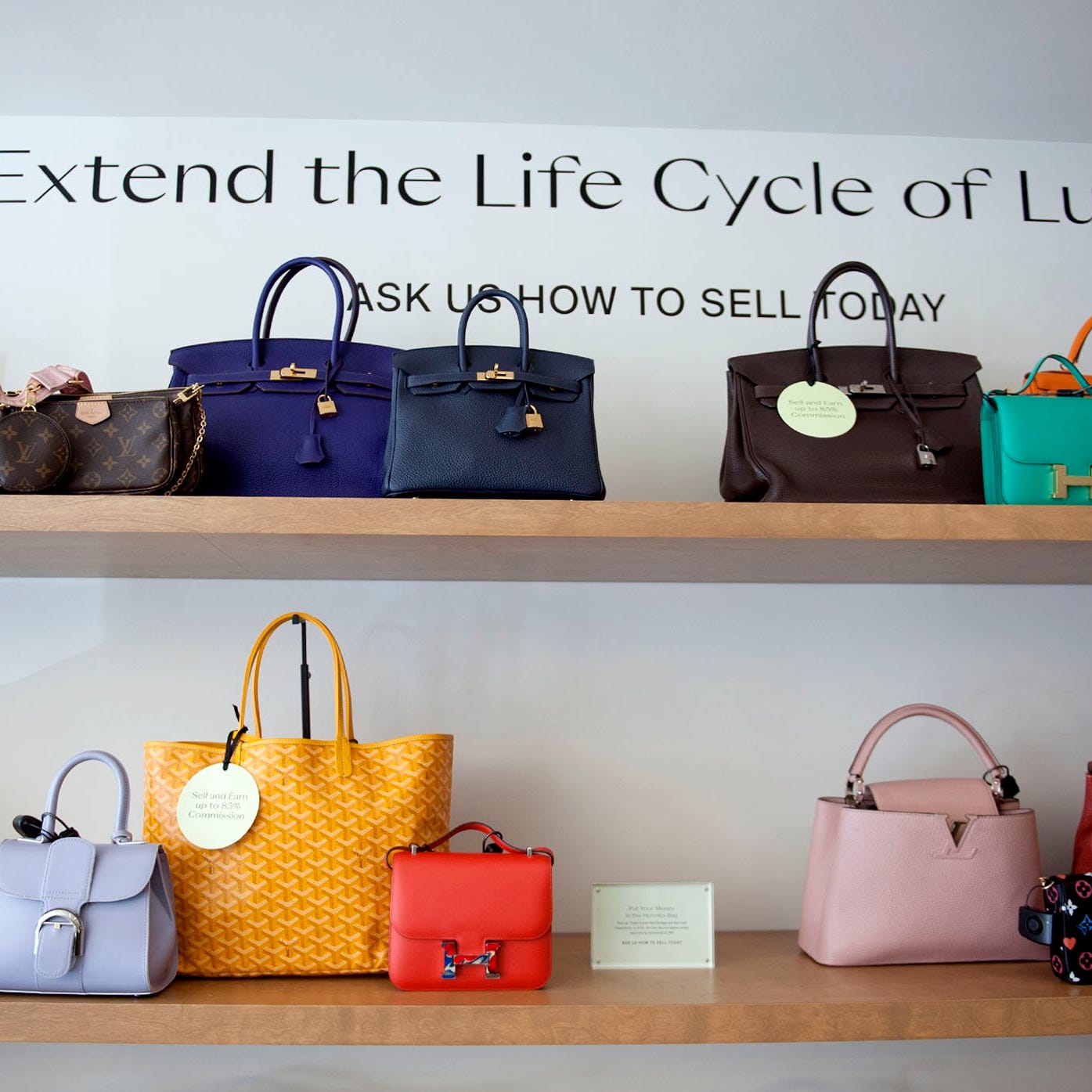 What can you buy at real real palm beach? See the best designer items available now!